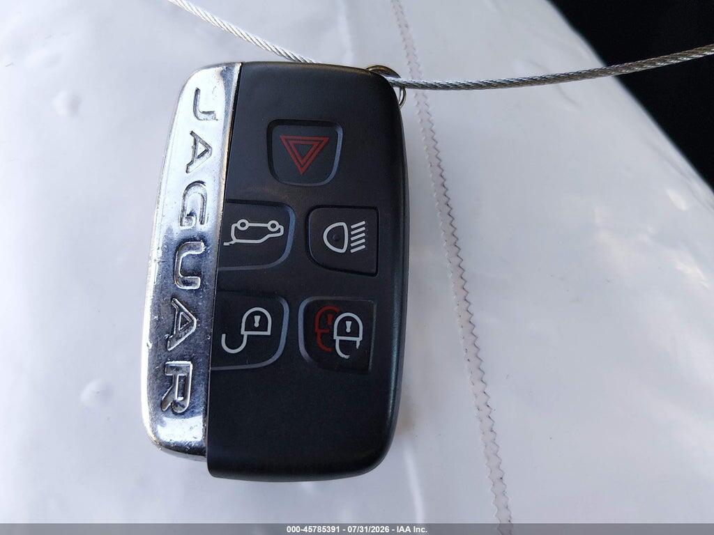 SADCL2BV7HA489984 2017 JAGUAR F-PACE photo no. 11