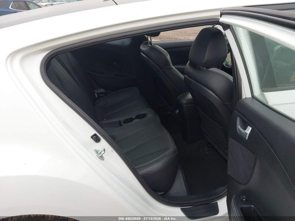 KMHTC6AE4GU273975 2016 HYUNDAI VELOSTER photo no. 8