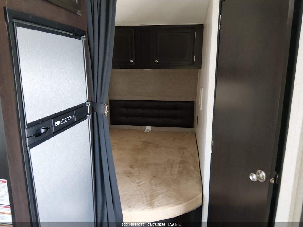 1UJBJSBP5H1V50182 2017 JAYCO OCTANE SUPER LITE TO photo no. 5