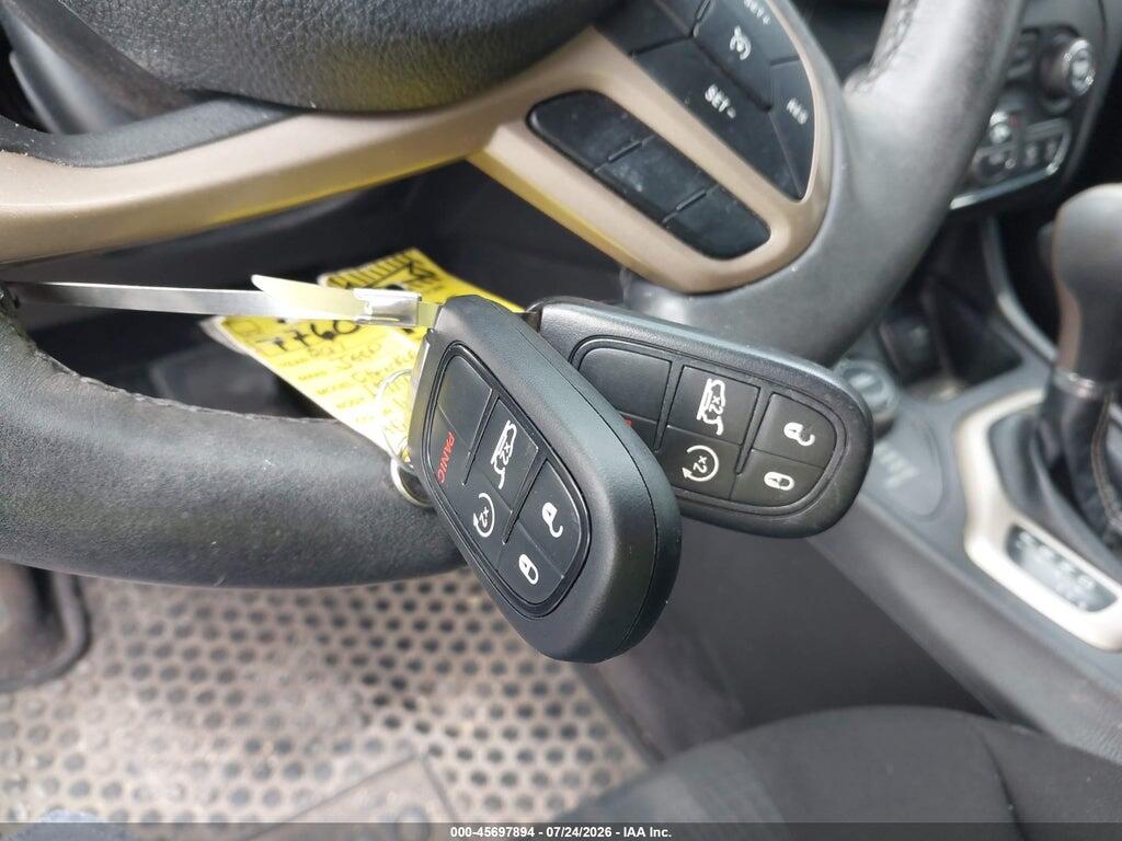 1C4PJMCB3HD213934 2017 JEEP CHEROKEE photo no. 11