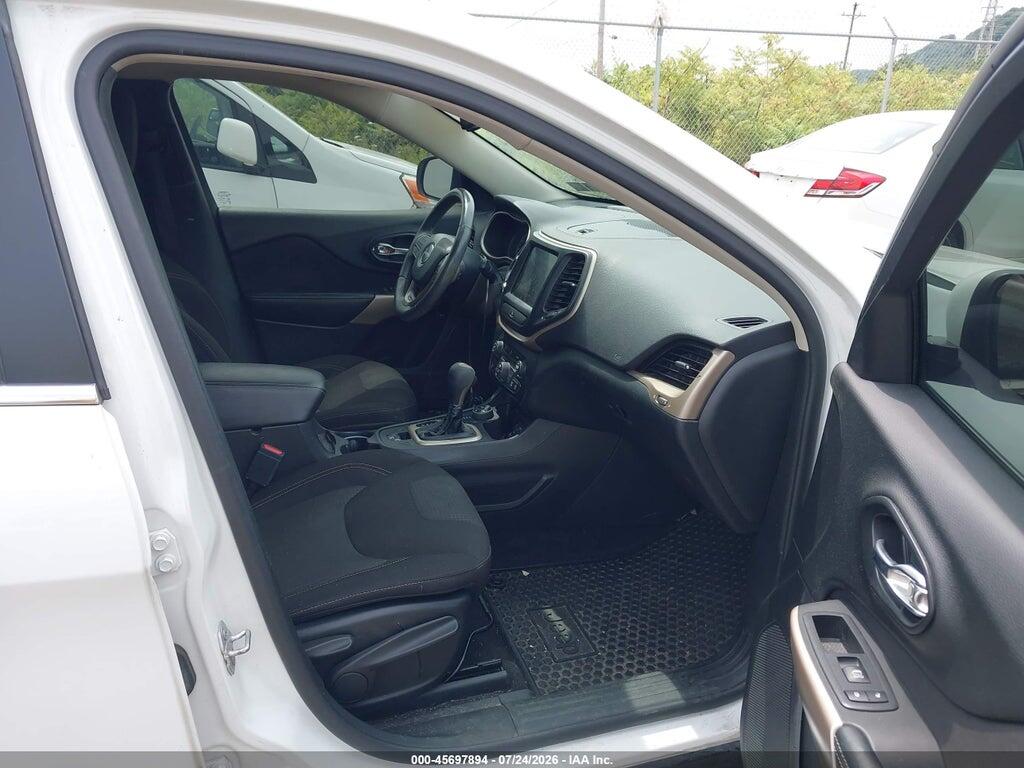 1C4PJMCB3HD213934 2017 JEEP CHEROKEE photo no. 5
