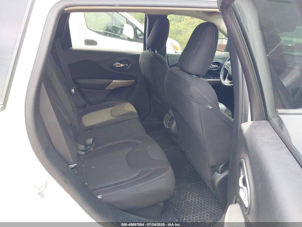 1C4PJMCB3HD213934 2017 JEEP CHEROKEE photo no. 8