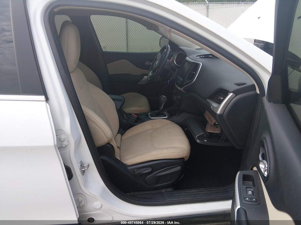 1C4PJLCB2HW661161 2017 JEEP CHEROKEE photo no. 5
