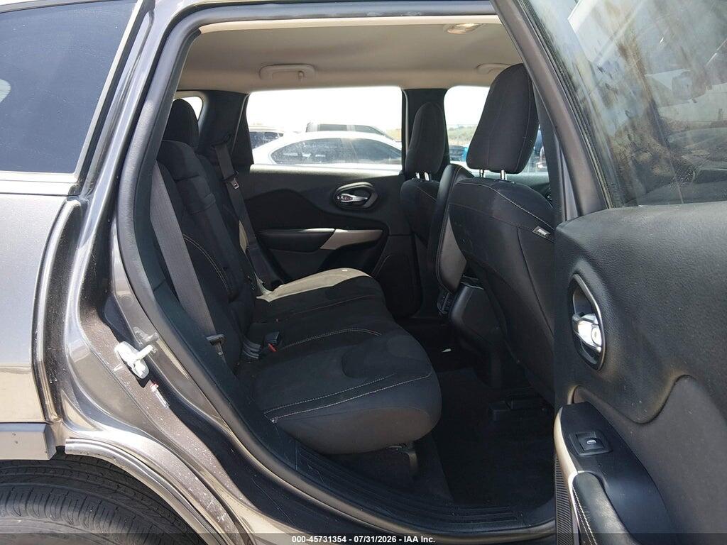 1C4PJLCB4HW649982 2017 JEEP CHEROKEE photo no. 8