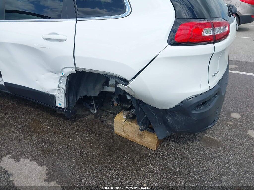 1C4PJMCS5HD216091 2017 JEEP CHEROKEE photo no. 6