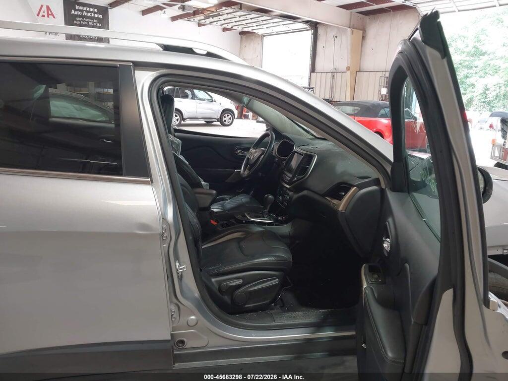 1C4PJMDB7HW665453 2017 JEEP CHEROKEE photo no. 5