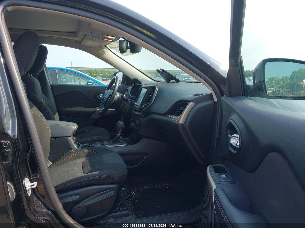 1C4PJMCB2HD217697 2017 JEEP CHEROKEE photo no. 5