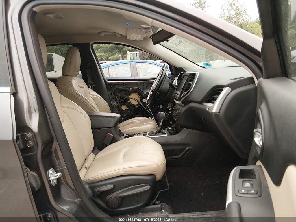 1C4PJMCS4HW594570 2017 JEEP CHEROKEE photo no. 5