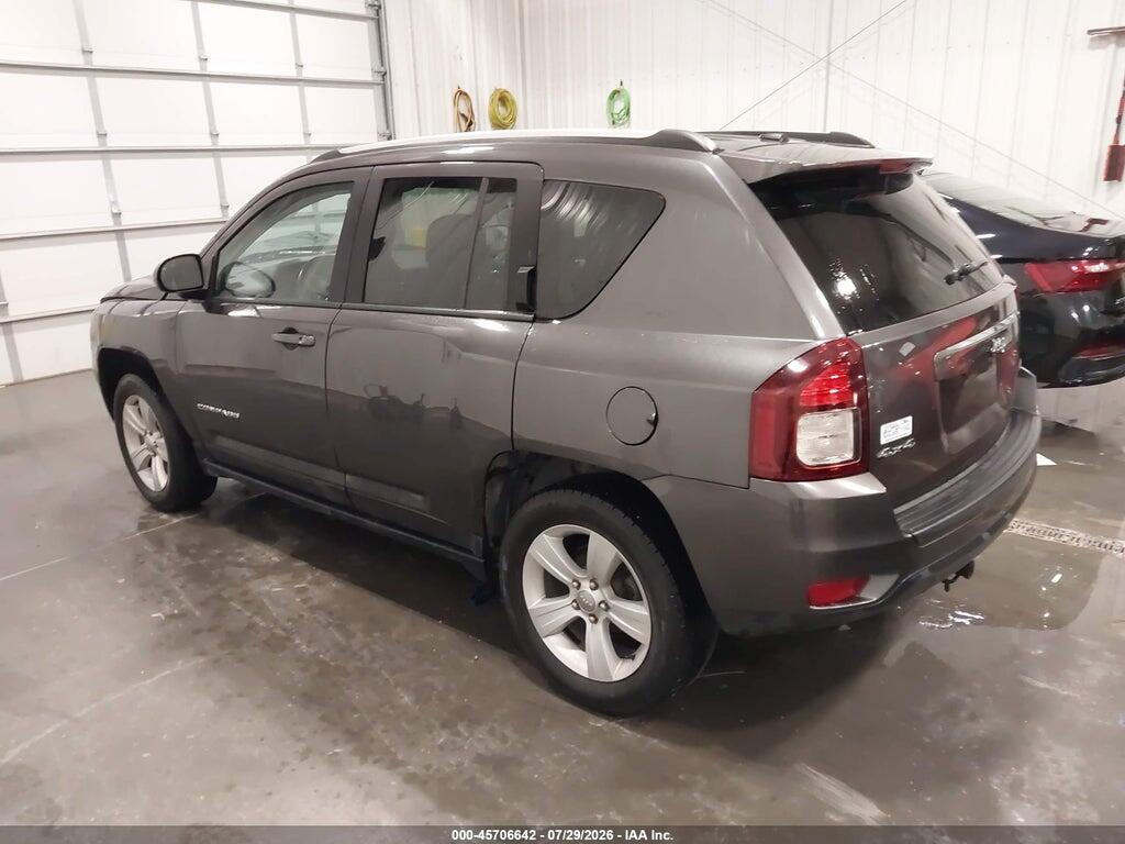 1C4NJDEB0HD112094 2017 JEEP COMPASS photo no. 3