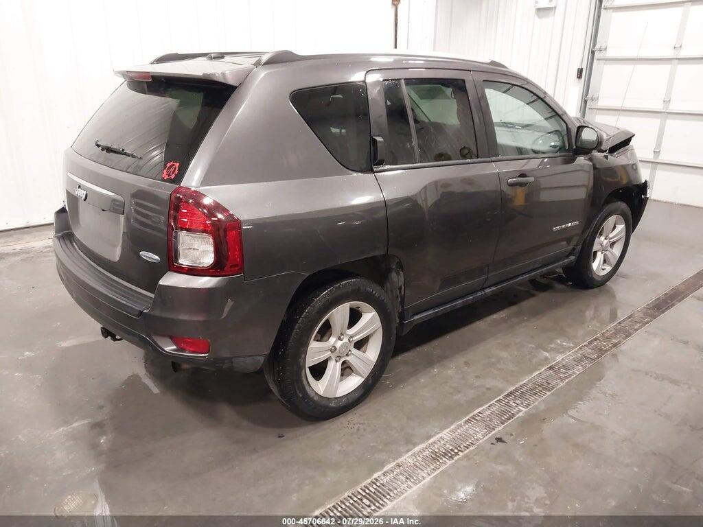 1C4NJDEB0HD112094 2017 JEEP COMPASS photo no. 4