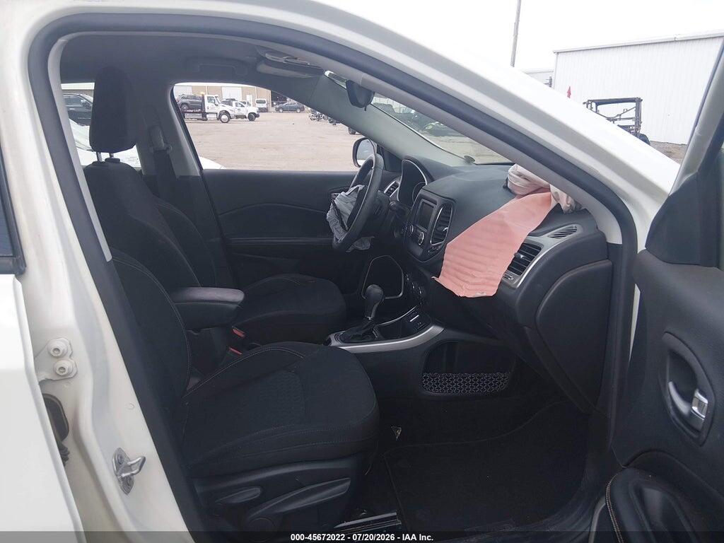 3C4NJCAB7HT652231 2017 JEEP COMPASS photo no. 5