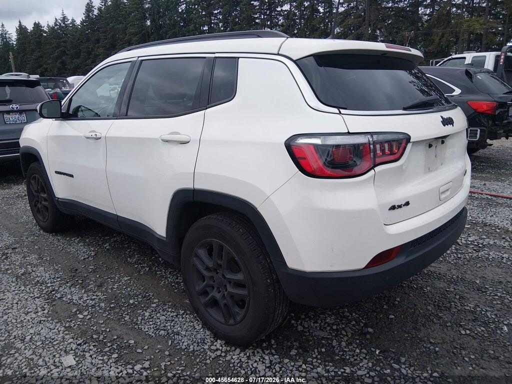 3C4NJDBB0HT611122 2017 JEEP COMPASS photo no. 3