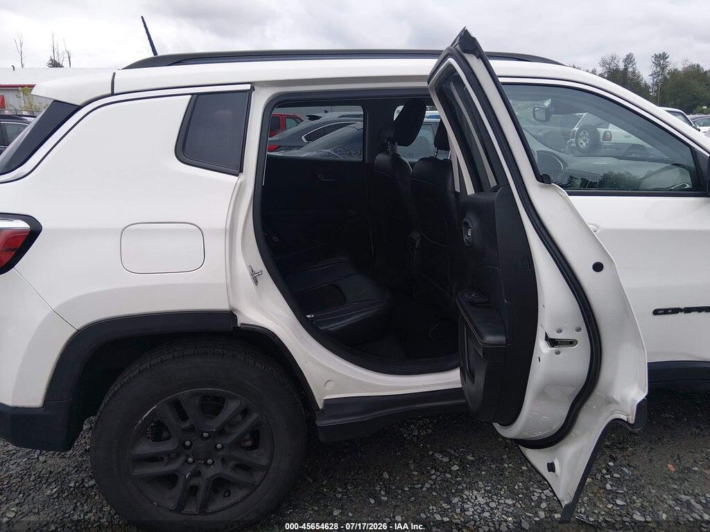 3C4NJDBB0HT611122 2017 JEEP COMPASS photo no. 8
