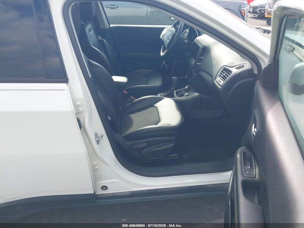 3C4NJDBB5HT657335 2017 JEEP COMPASS photo no. 5