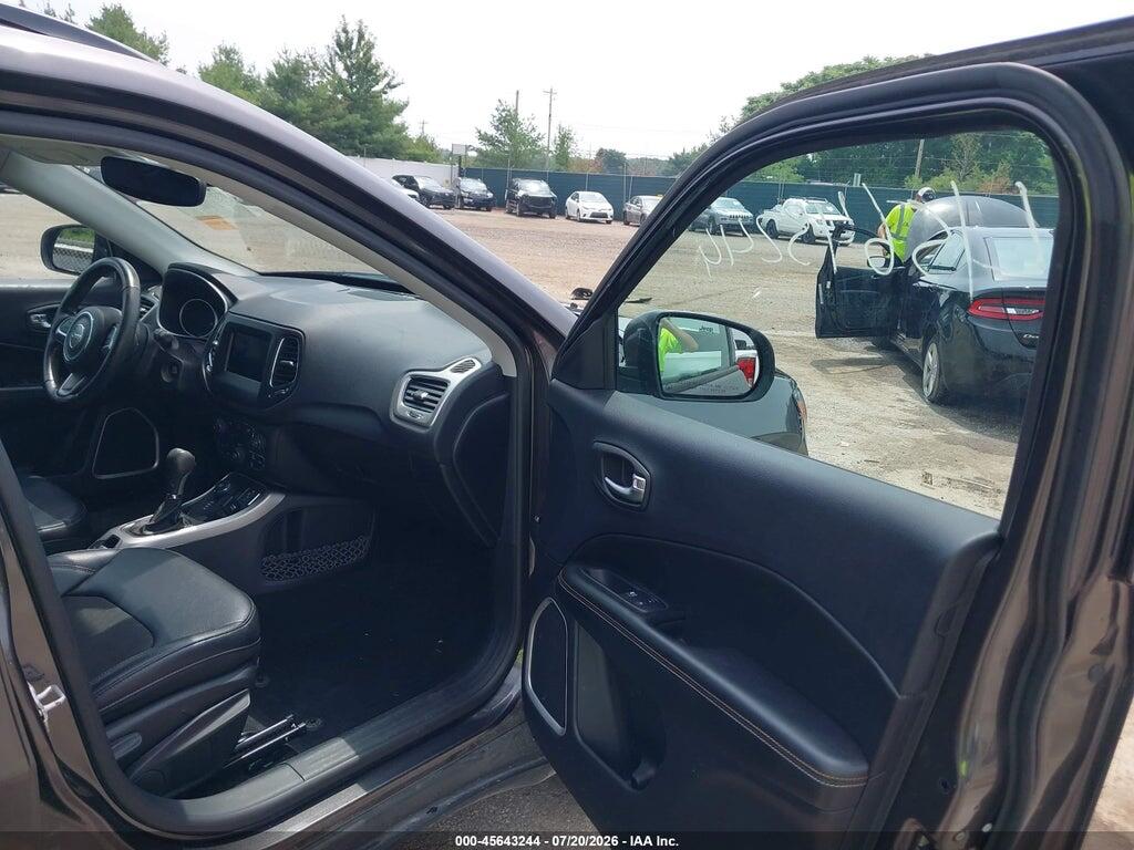 3C4NJDBB4HT650750 2017 JEEP COMPASS photo no. 5