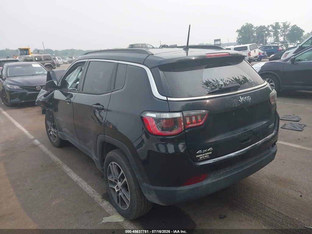 3C4NJDBB4HT651154 2017 JEEP COMPASS photo no. 3