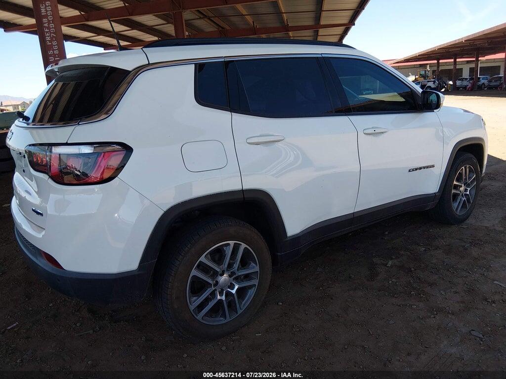 3C4NJDBB0HT635372 2017 JEEP COMPASS photo no. 4