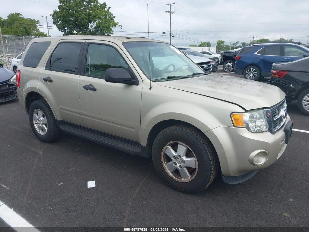 1FMCU0D77BKA82904 2011 FORD ESCAPE photo no. 1