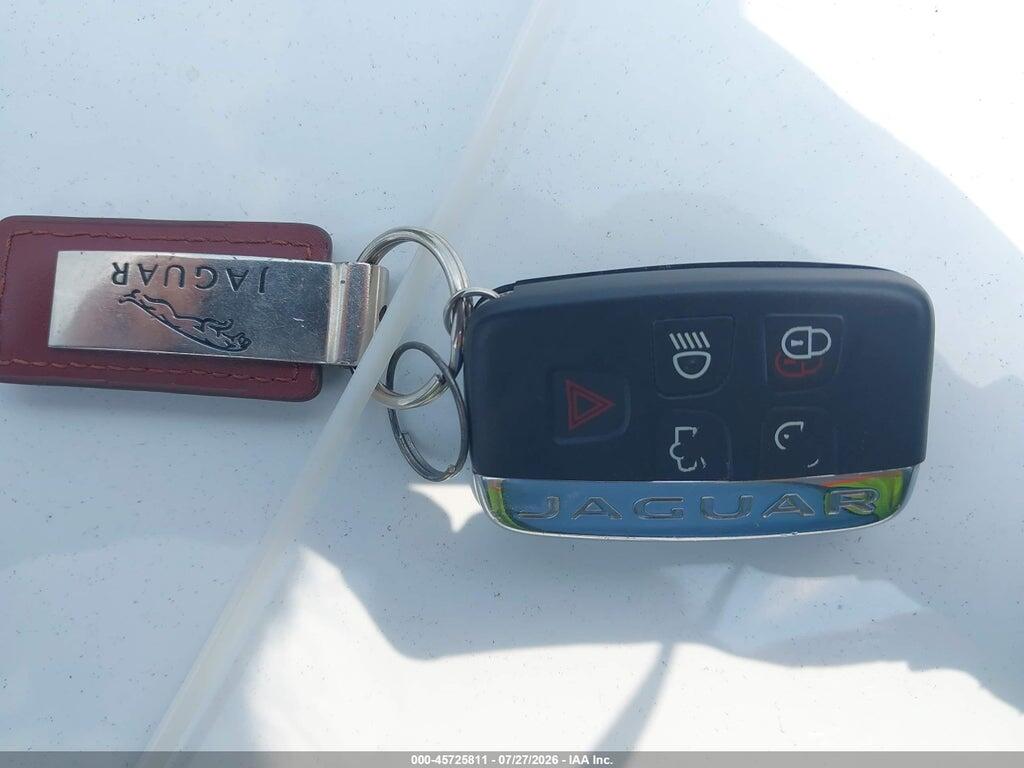 SAJBJ4BV3GCY17558 2016 JAGUAR XF photo no. 11