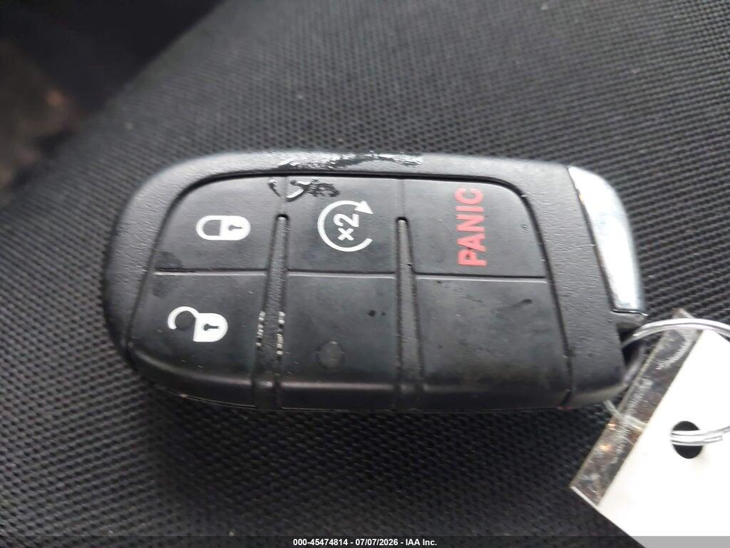 ZACCJBBB4HPG10381 2017 JEEP RENEGADE photo no. 11