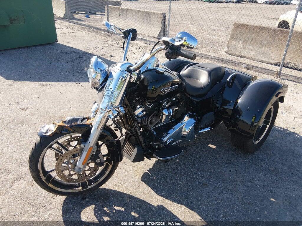 1HD1MCP16MB858218 2021 HARLEY-DAVIDSON FLRT photo no. 2