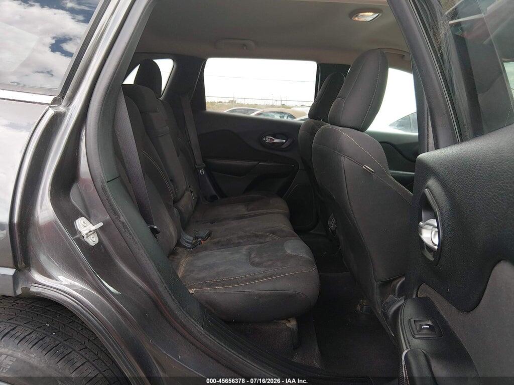 1C4PJLCB6GW288527 2016 JEEP CHEROKEE photo no. 8