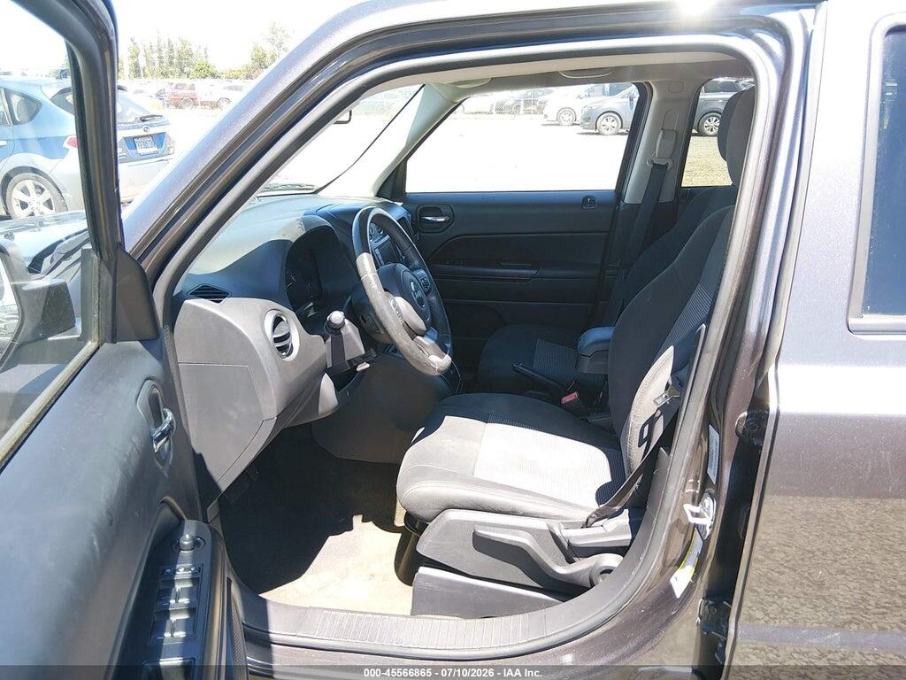 1C4NJPFB8GD700596 2016 JEEP PATRIOT photo no. 5