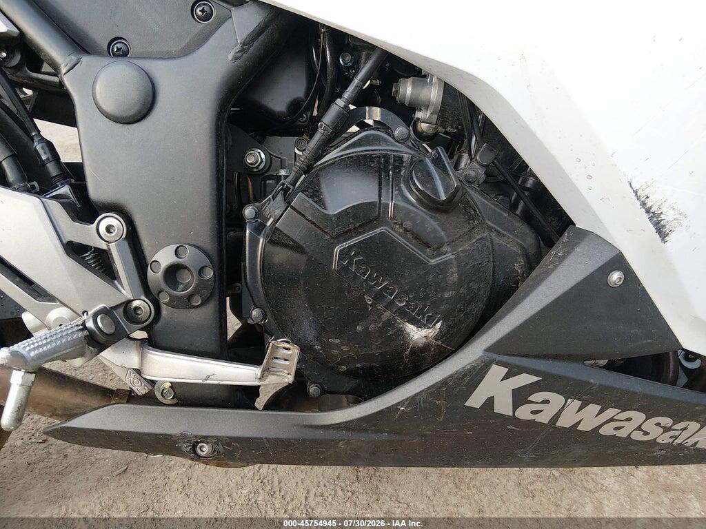 JKAEX8A12HDA32957 2017 KAWASAKI EX300 photo no. 8