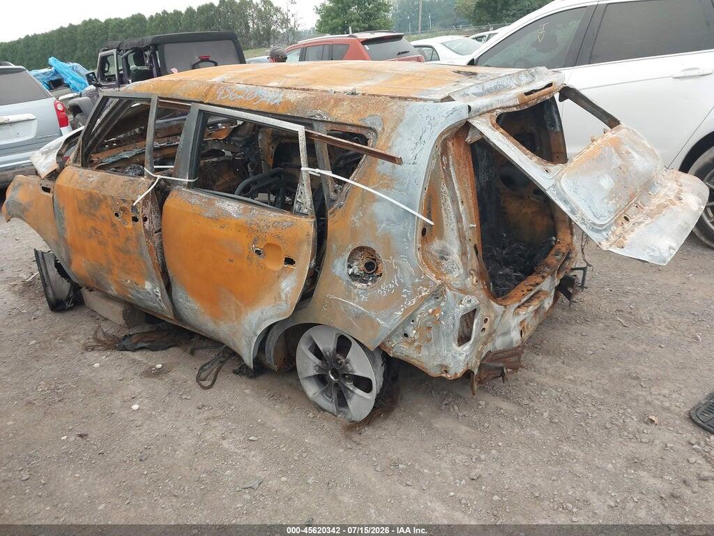 KNDJN2A24E7068107 2014 KIA SOUL photo no. 3