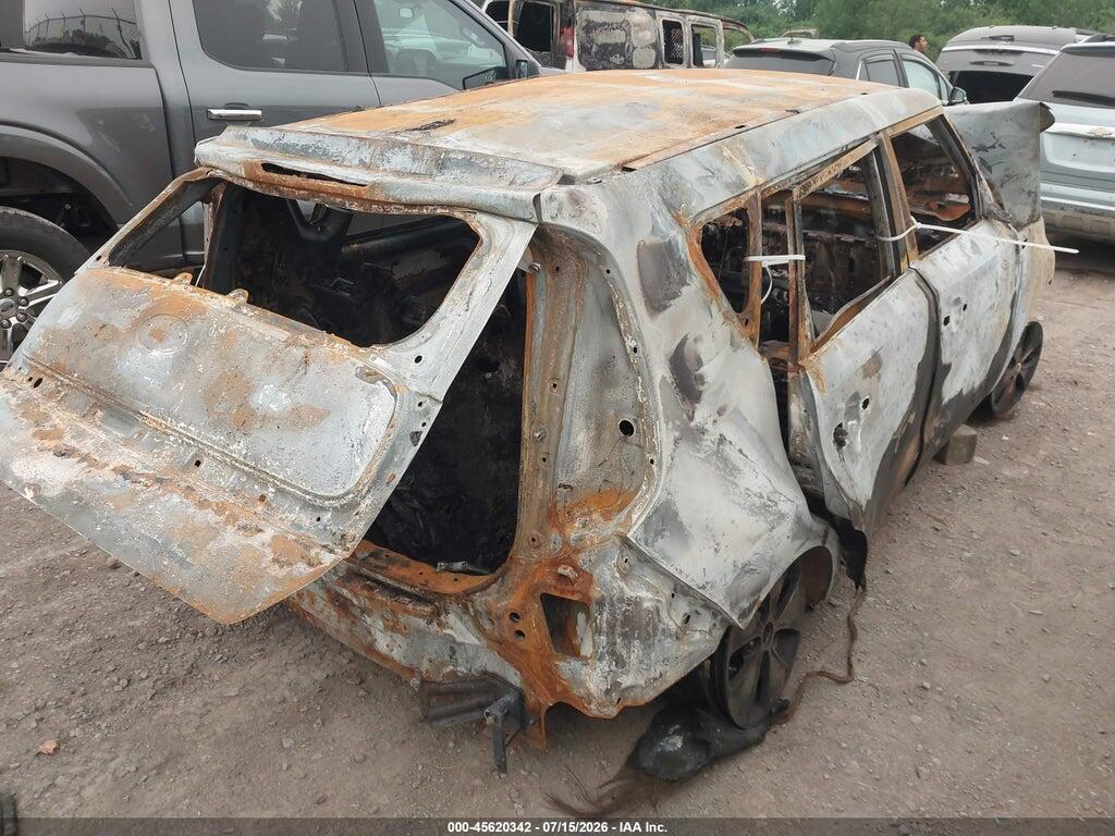 KNDJN2A24E7068107 2014 KIA SOUL photo no. 4