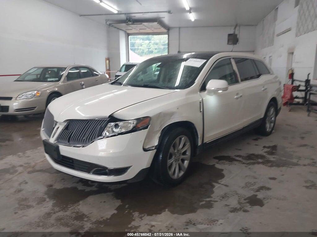 2LMHJ5ATXEBL51462 2014 LINCOLN MKT photo no. 2