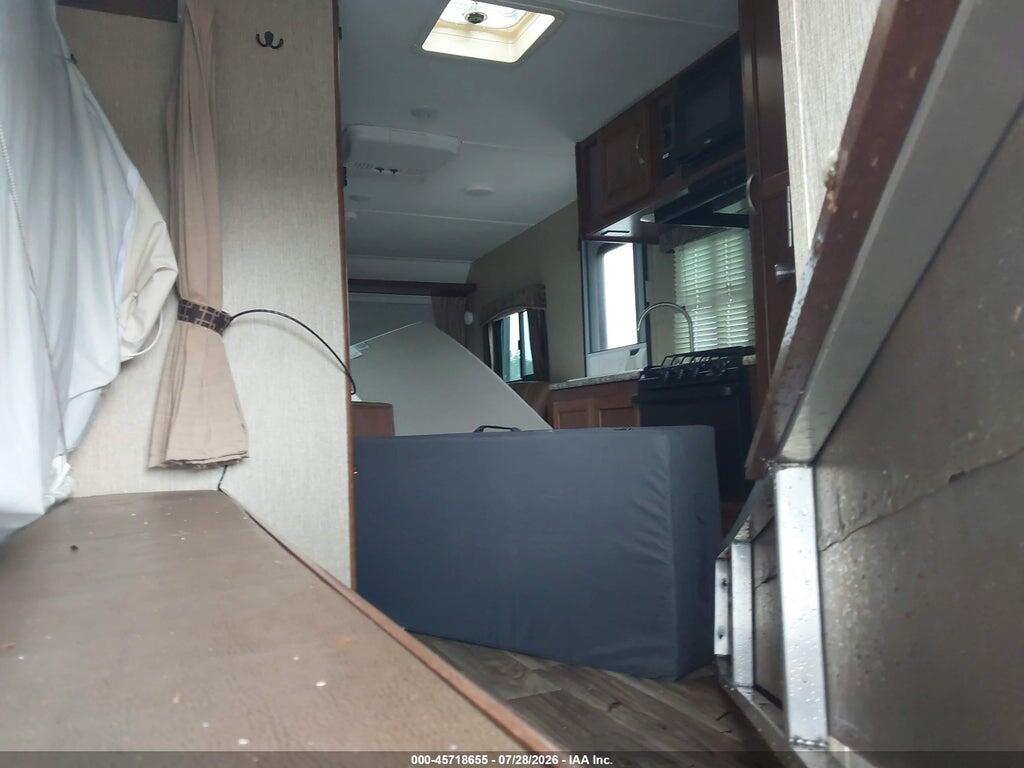 4YDT2172XHT413457 2017 KEYSTONE RV OTHER photo no. 5