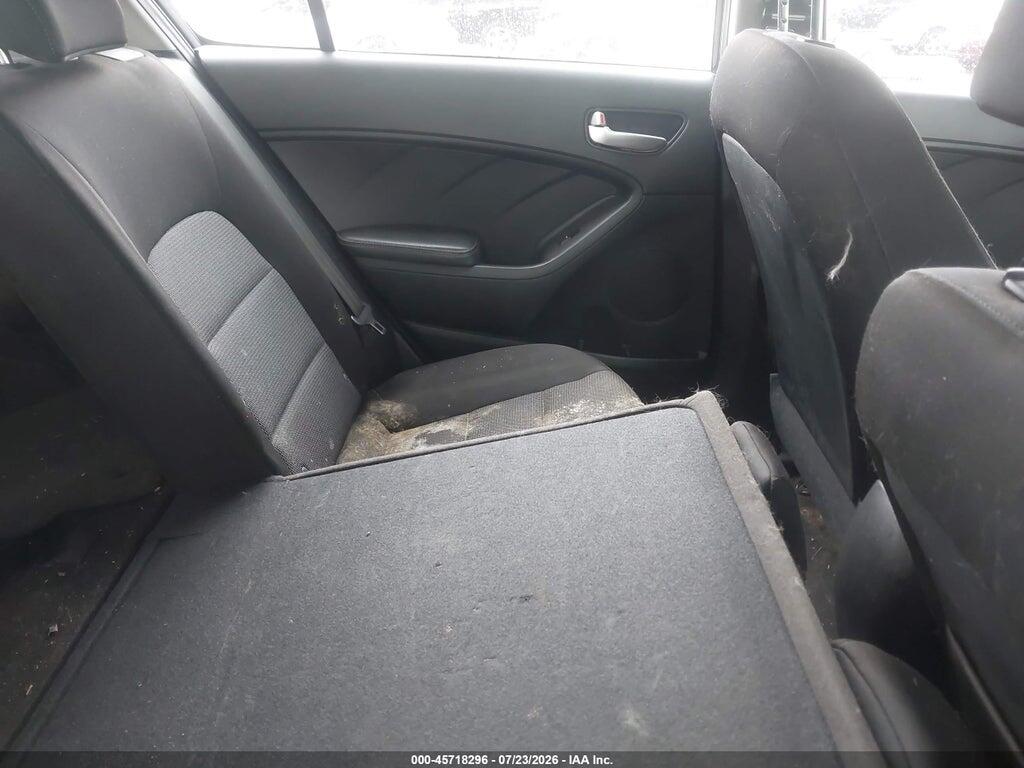 KNAFK5A8XH5701601 2017 KIA FORTE photo no. 8