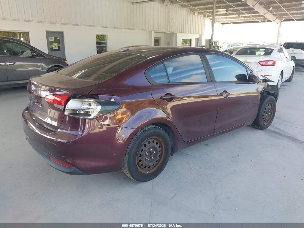 3KPFK4A71HE121128 2017 KIA FORTE photo no. 4