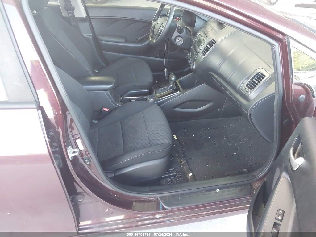 3KPFK4A71HE121128 2017 KIA FORTE photo no. 5