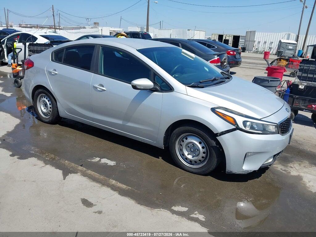 3KPFK4A76HE057538 2017 KIA FORTE photo no. 1