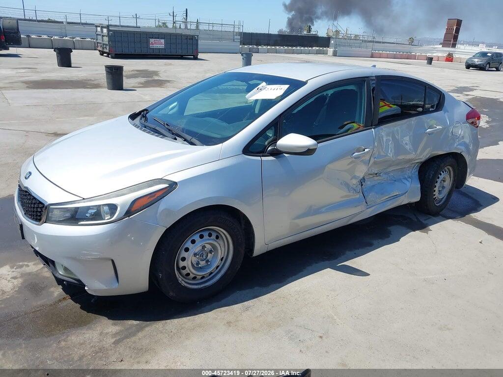 3KPFK4A76HE057538 2017 KIA FORTE photo no. 2