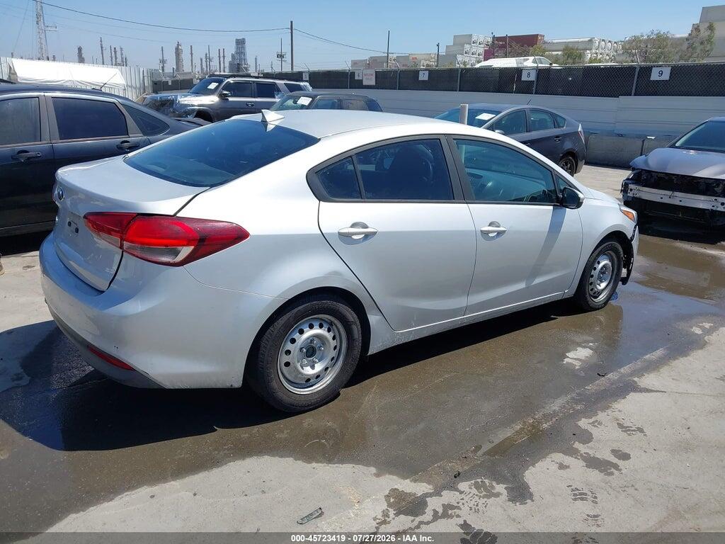 3KPFK4A76HE057538 2017 KIA FORTE photo no. 4