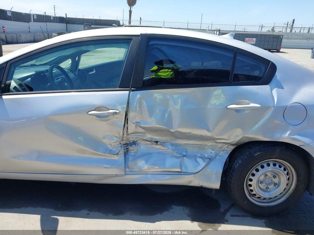 3KPFK4A76HE057538 2017 KIA FORTE photo no. 6