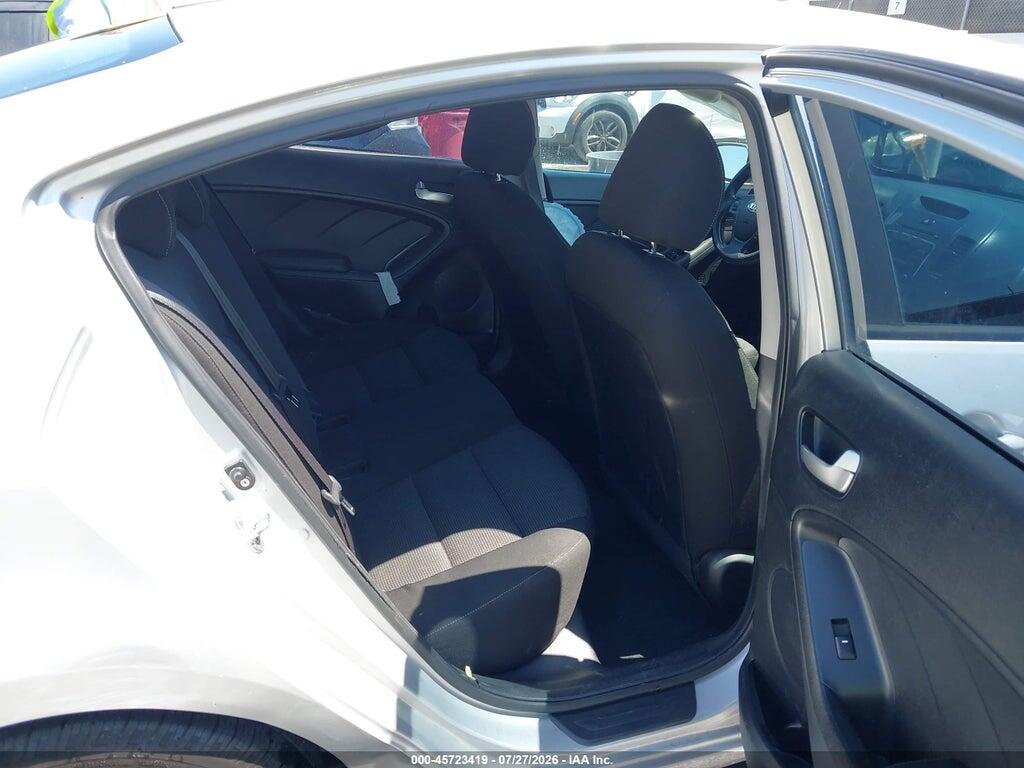3KPFK4A76HE057538 2017 KIA FORTE photo no. 8