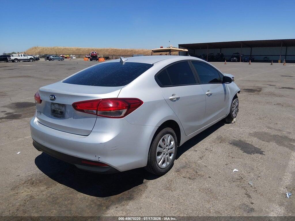 3KPFK4A73HE066455 2017 KIA FORTE photo no. 4