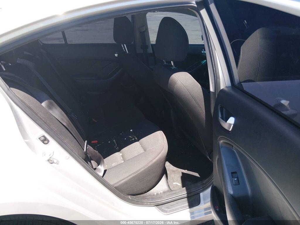 3KPFK4A73HE066455 2017 KIA FORTE photo no. 8