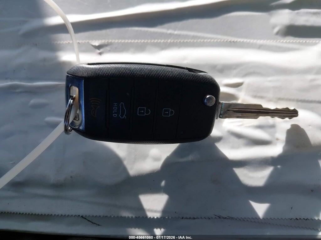 3KPFL4A78HE074550 2017 KIA FORTE photo no. 11