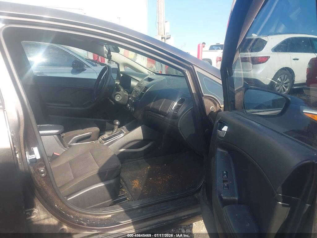 3KPFK4A77HE099216 2017 KIA FORTE photo no. 5