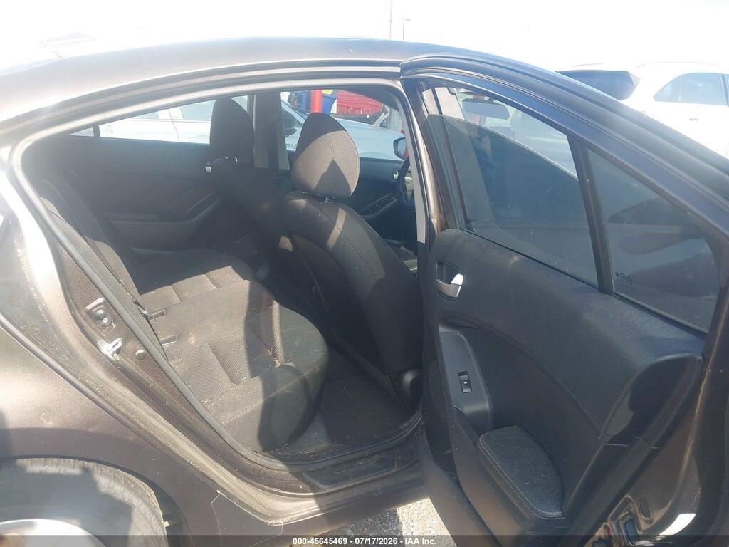 3KPFK4A77HE099216 2017 KIA FORTE photo no. 8