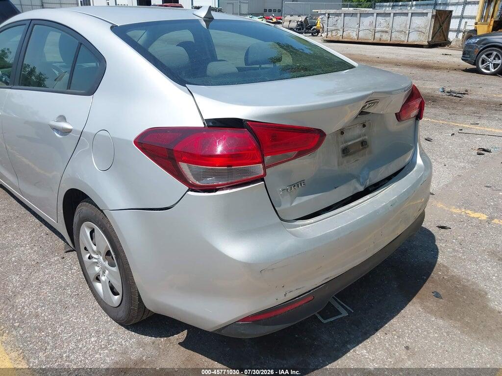 3KPFK4A70HE123680 2017 KIA FORTE photo no. 12