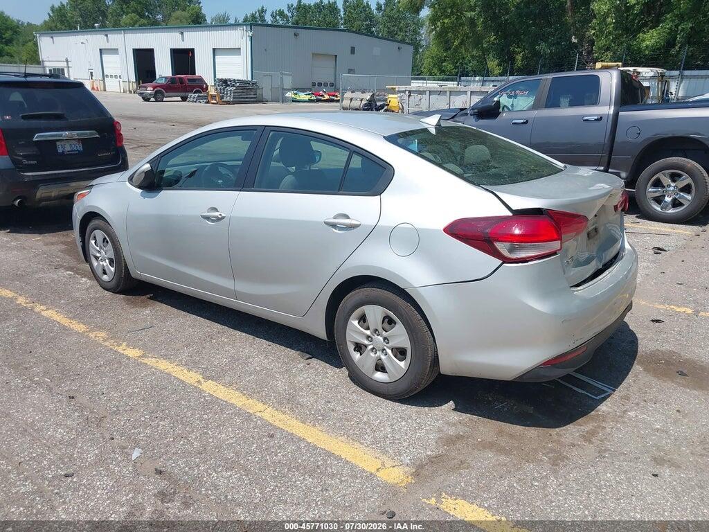 3KPFK4A70HE123680 2017 KIA FORTE photo no. 3