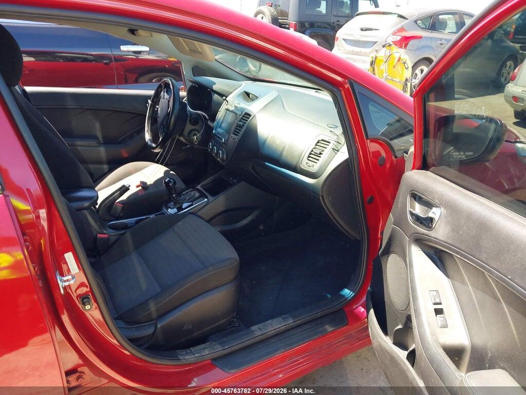 3KPFL4A73HE134282 2017 KIA FORTE photo no. 5