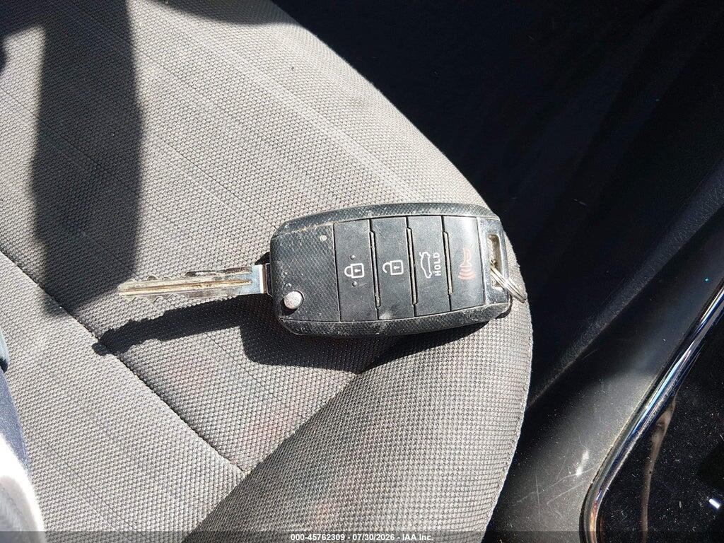 3KPFL4A70HE144266 2017 KIA FORTE photo no. 11