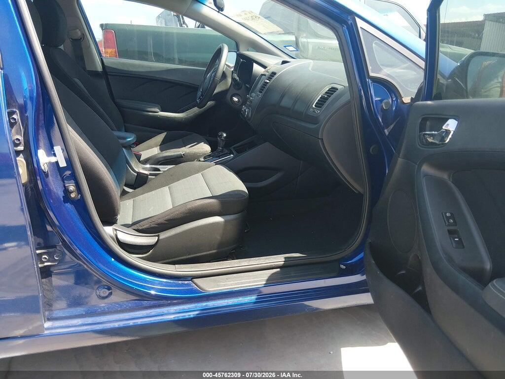 3KPFL4A70HE144266 2017 KIA FORTE photo no. 5